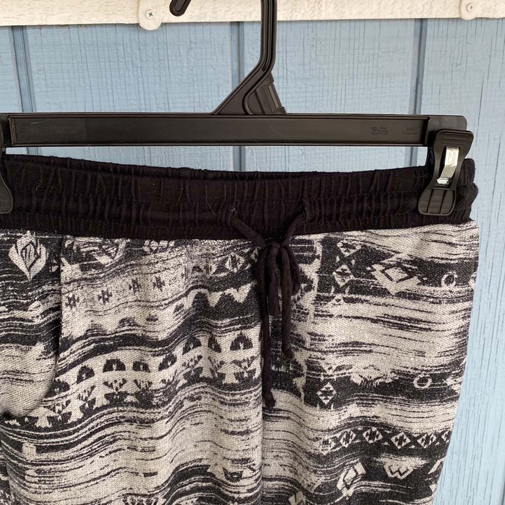 Full Tilt Gray and Black Legging Sweats - Picture 3 of 5